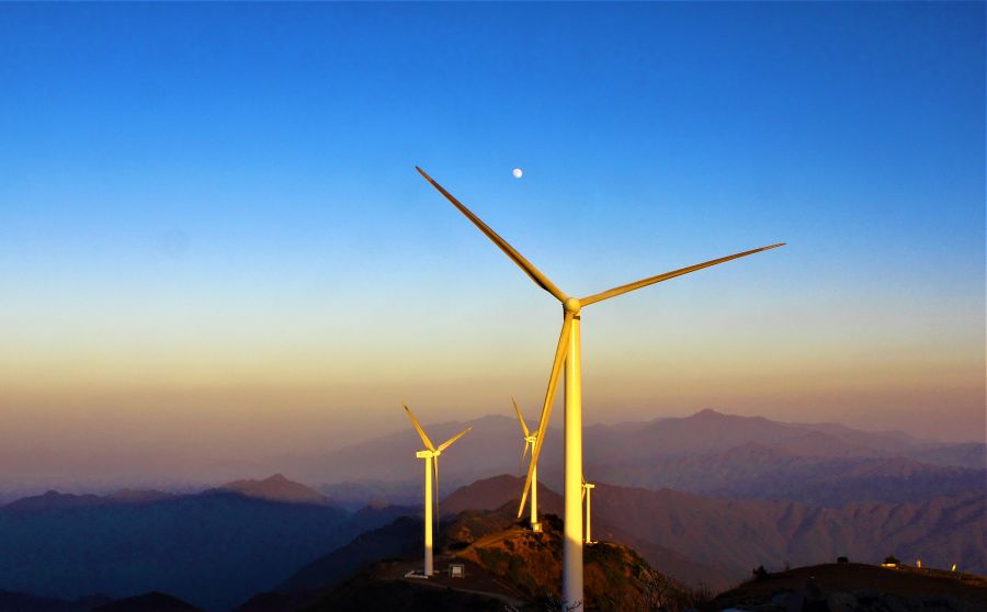華中地區(qū)首座內陸風電場-咸寧九宮山風電場（新能源公司供稿）